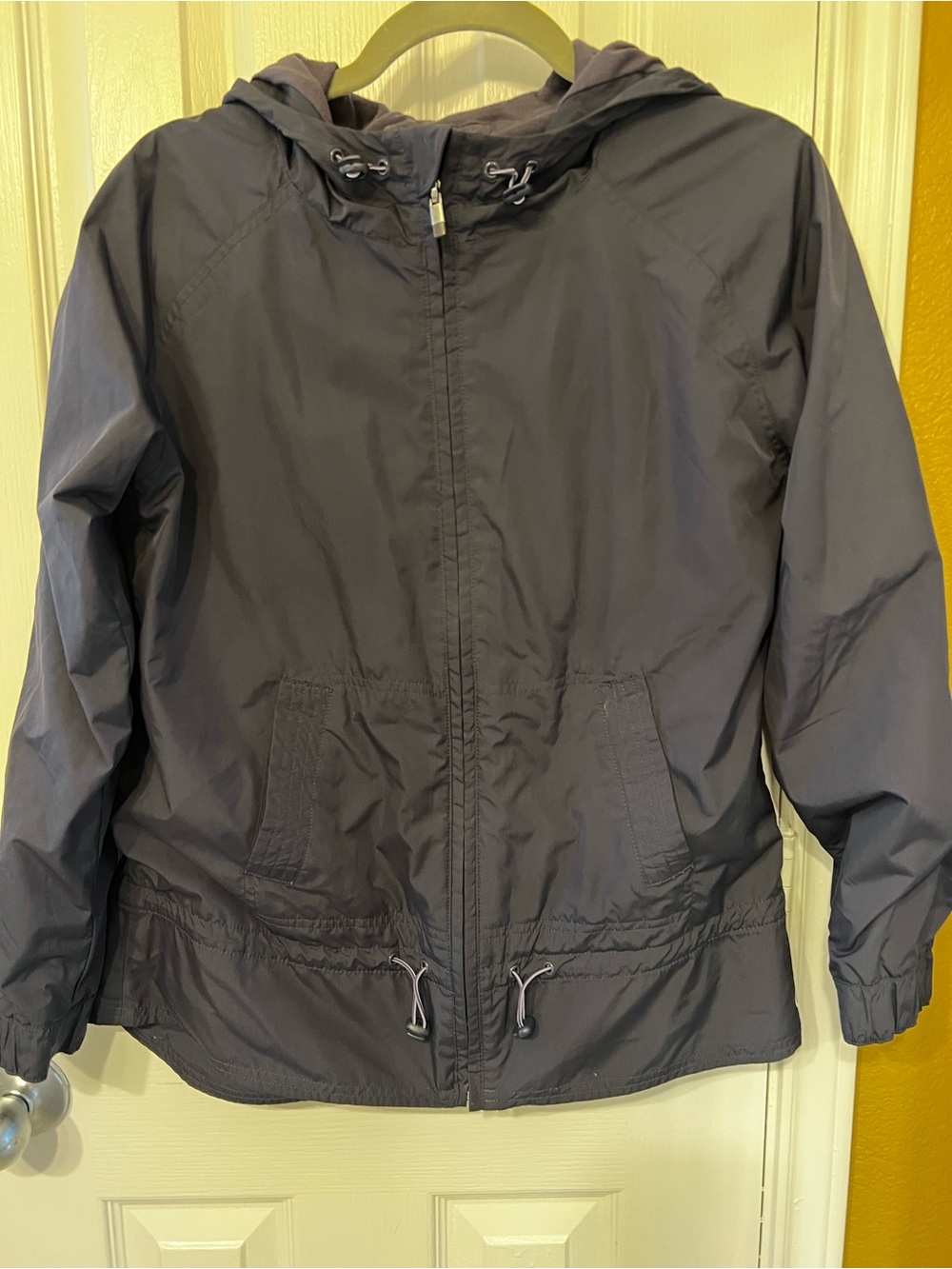 GapBodyFit Black Lightweight Full-Zip Hooded Jacket – Size XS